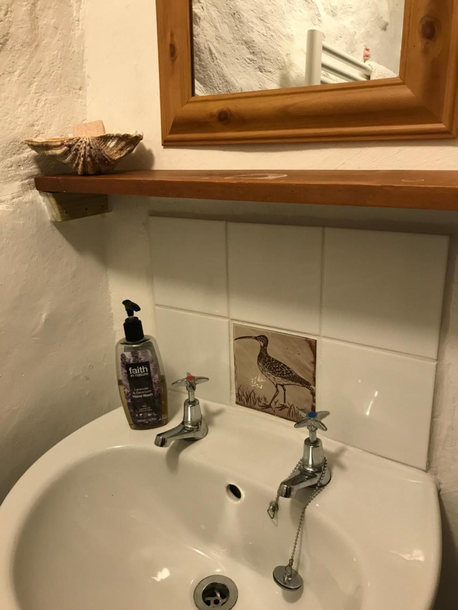 Apartamento Tiny Cosy Snug Manorowen Exterior foto